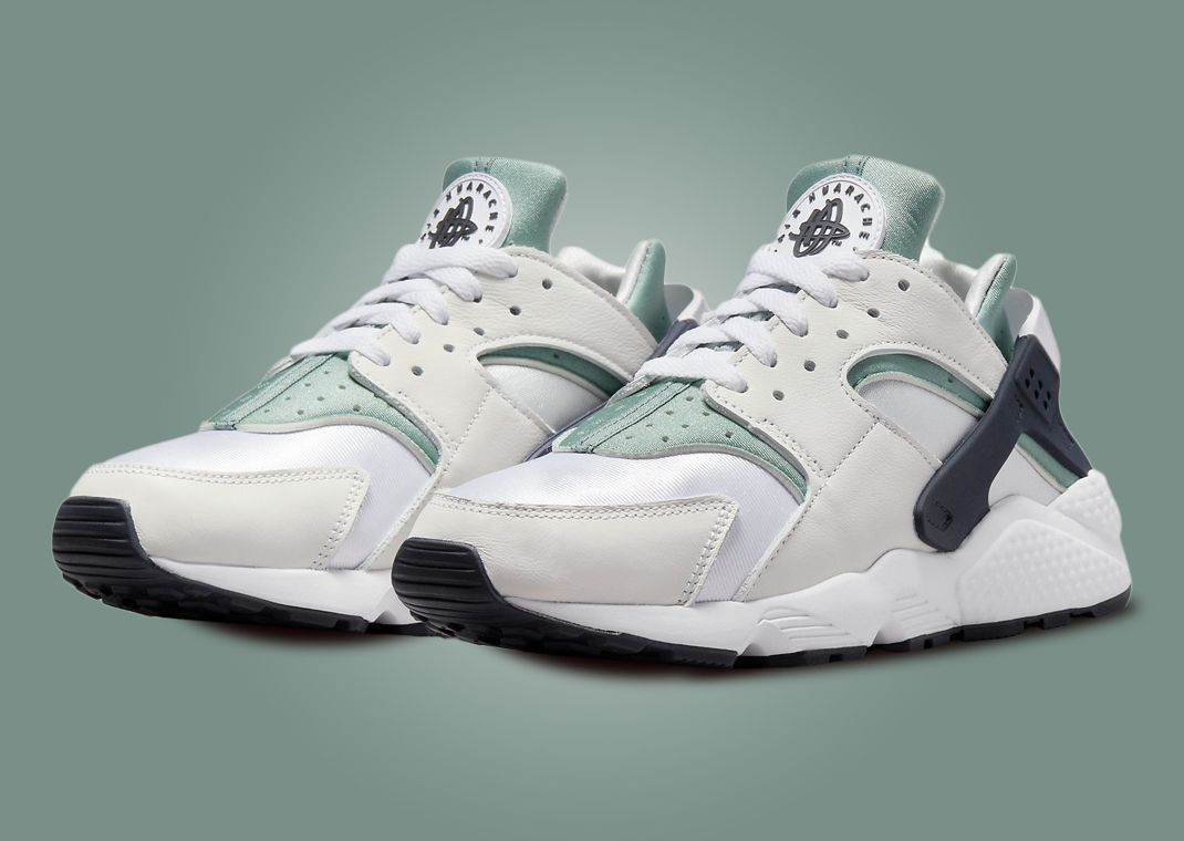 Nike Air Huarache Photon Dust Mica Green (W)