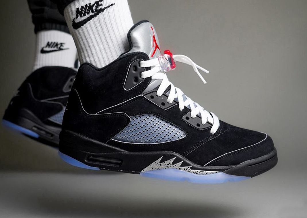 Nike air jordan 5 retro black metallic silver online