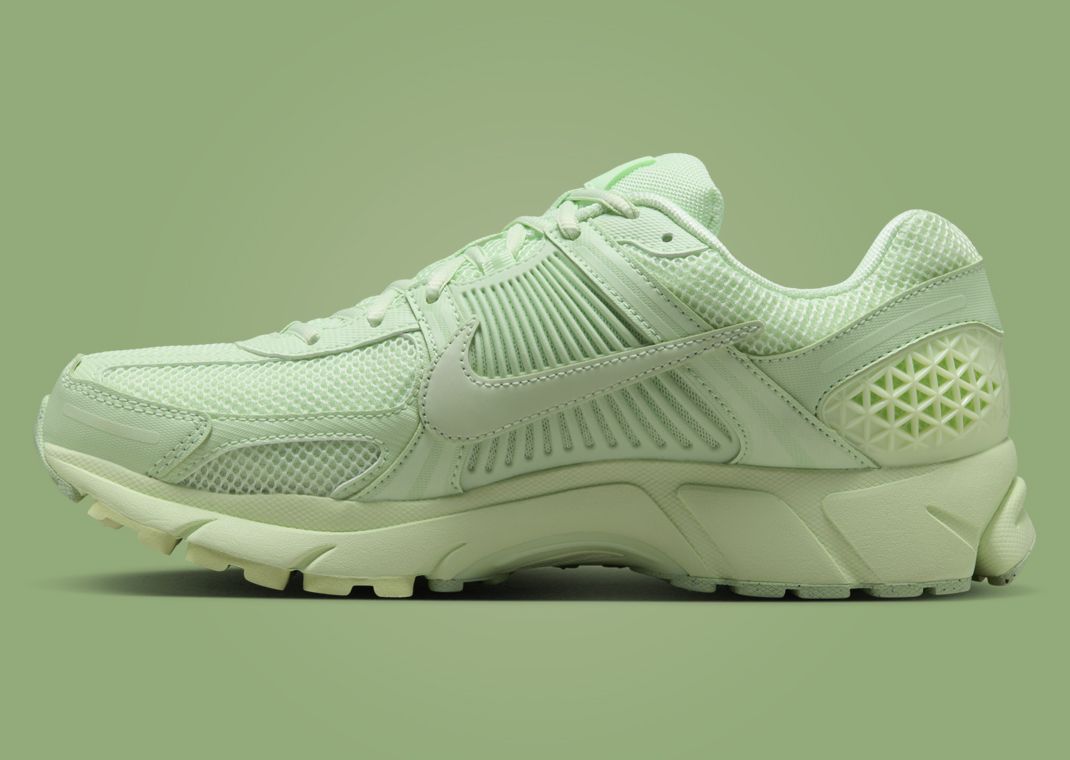 Nike Zoom Vomero 5 Vapor Green Medial