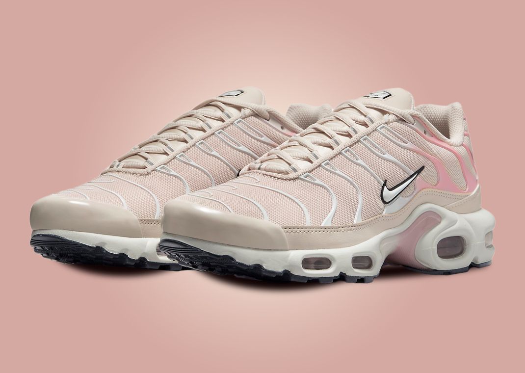 Nike Air Max Plus Sanddrift Pink Oxford (W)