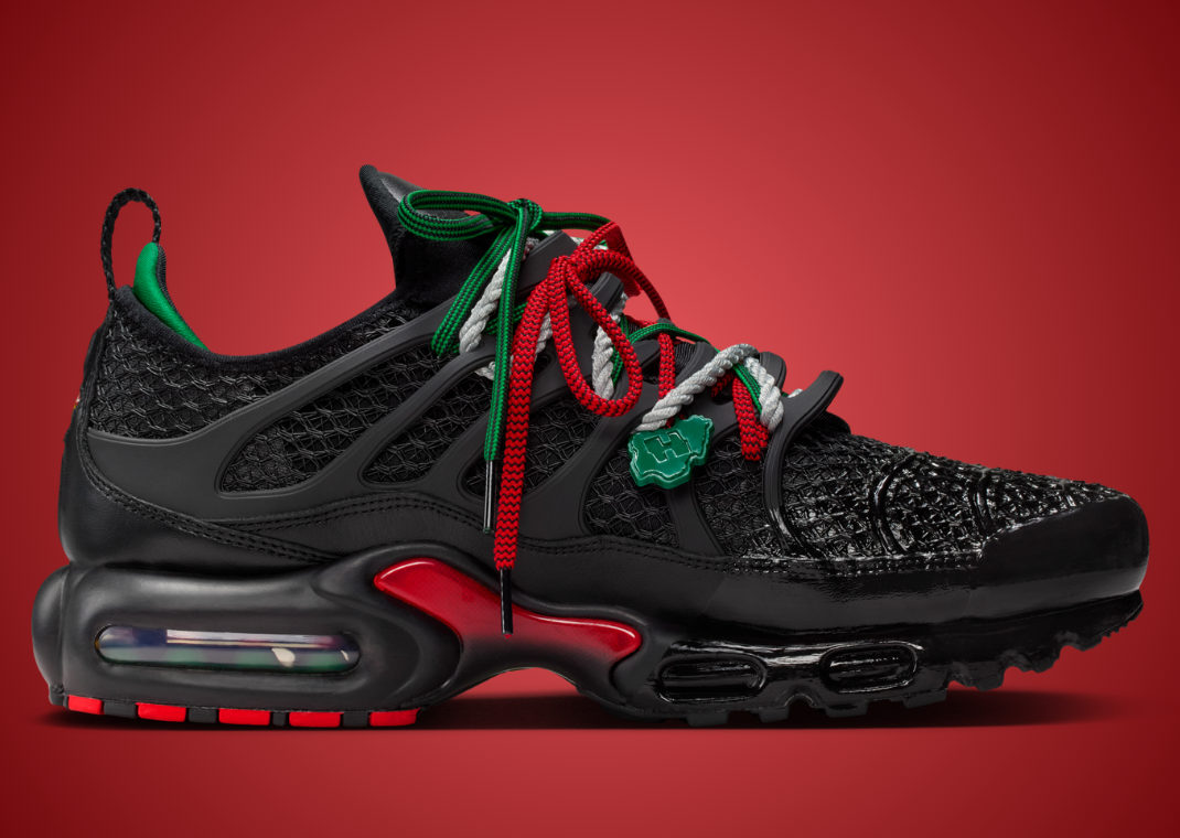 Homecoming x Nike Air Max Plus Black - Medial