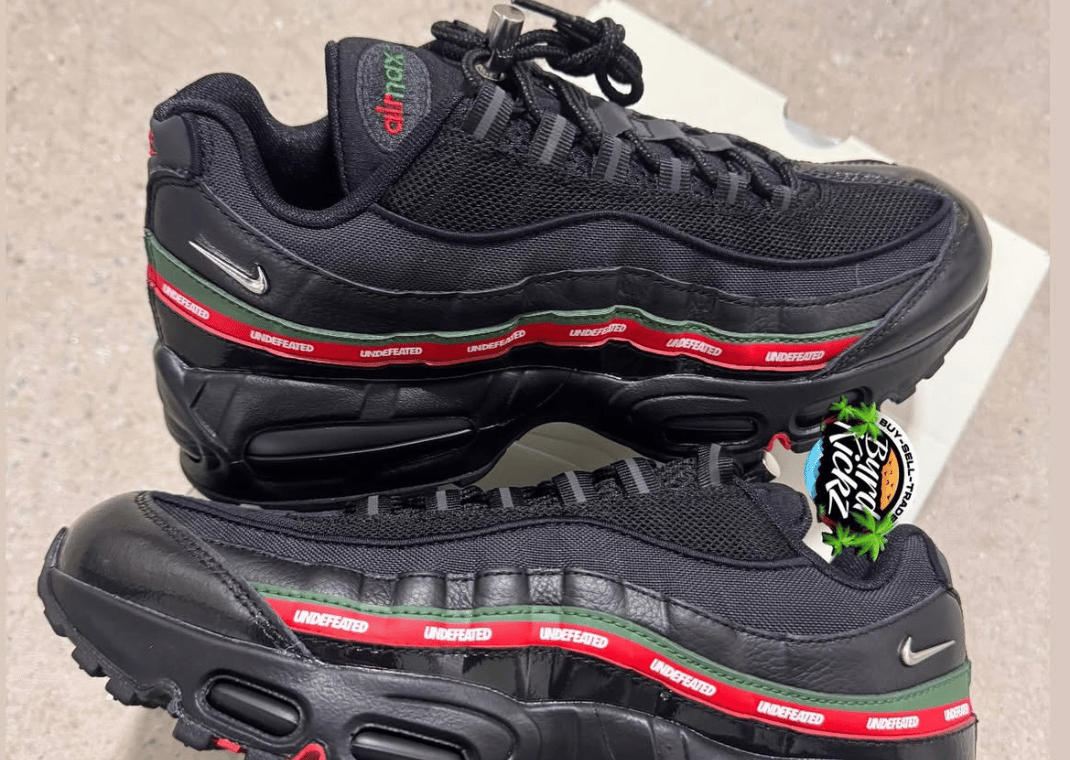 UNDEFEATED x Nike Air Max 95 OG Big Bubble Pack Lateral