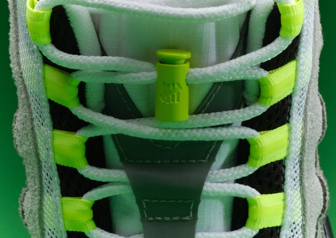 Undefeated x Nike Air Max 95 SP Geo NYC Neon Detail