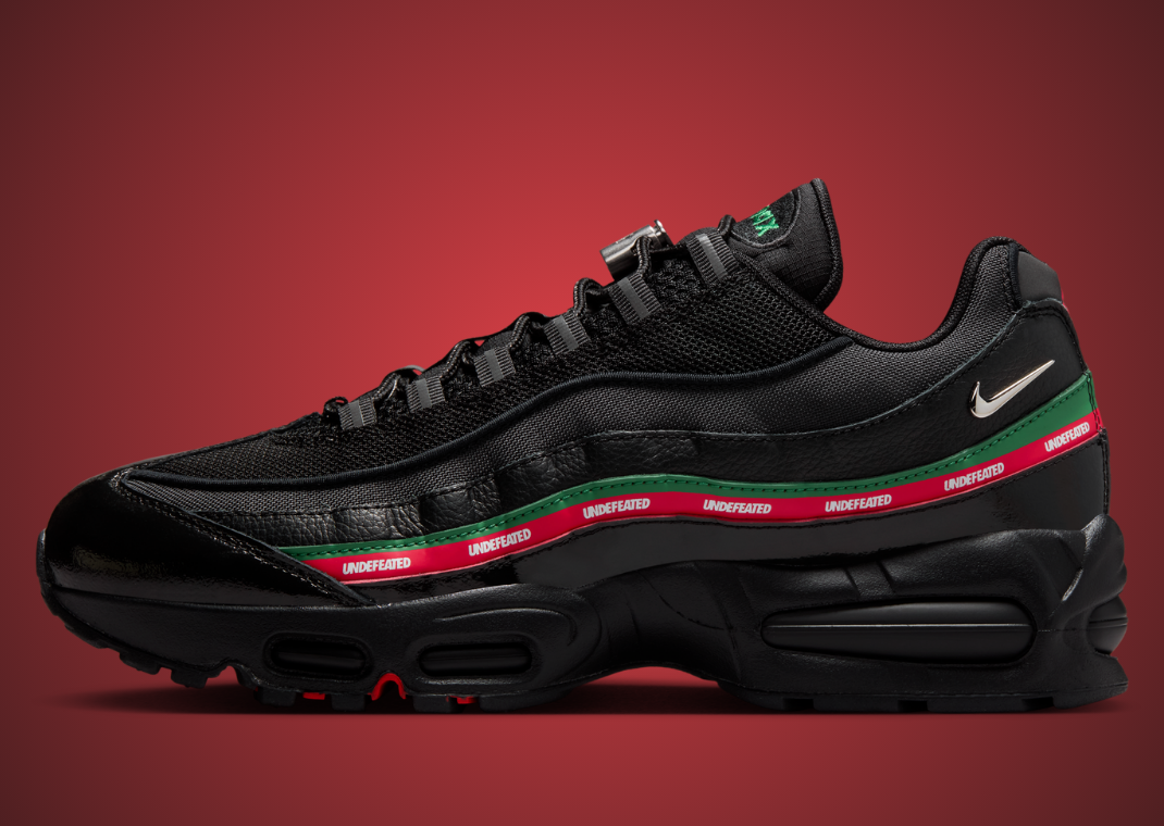 Undefeated x Nike Air Max 95 OG Big Bubble Black Gorge Green Lateral