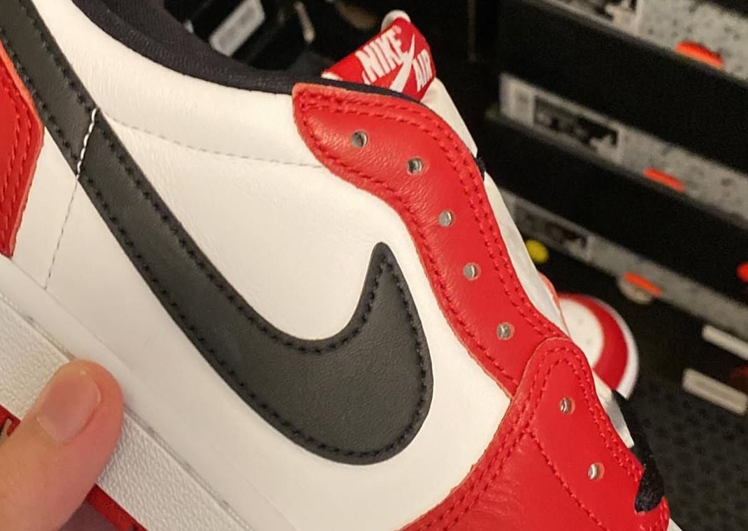 Air Jordan 1 Retro Low OG Chicago