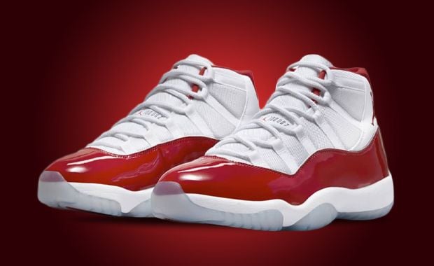 Jordan retro 11 white red best sale