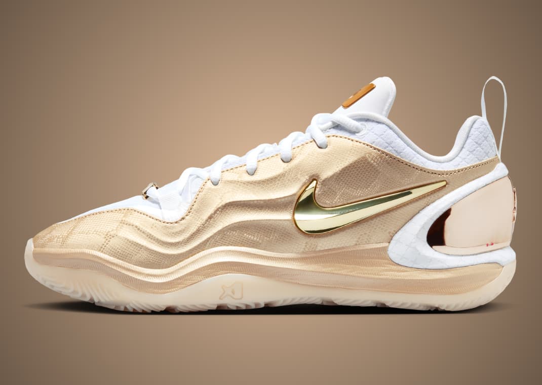 Nike A'Two Gold Standard Pair