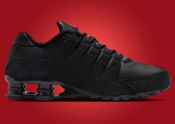 Nike Shox NZ Triple Black - Medial