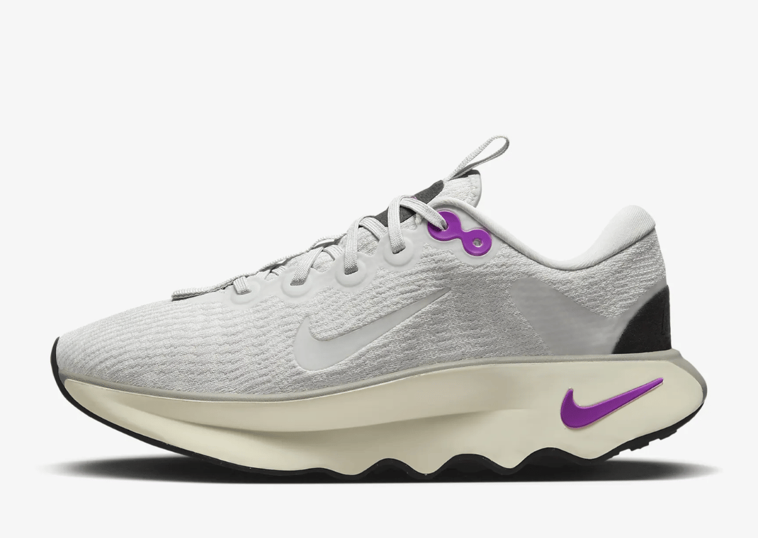 Nike Motiva Photon Dust Hyper Violet (W)