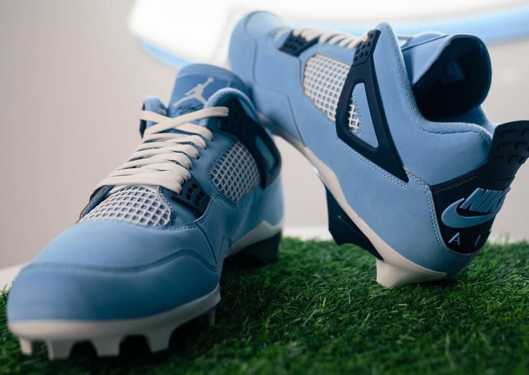 UNC Football Air Jordan 4