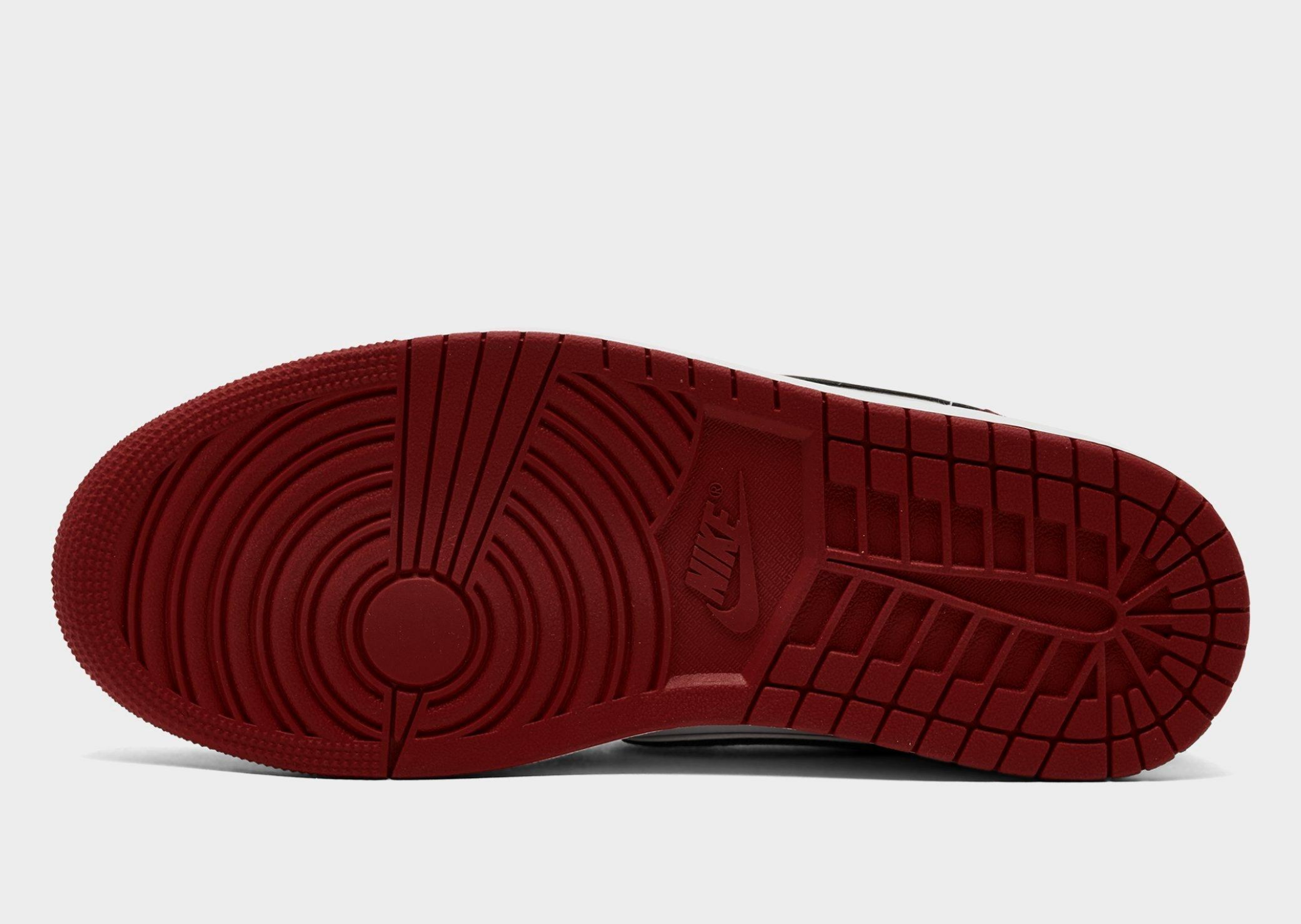 Air Jordan 1 Retro Low OG Last Dance at the Garden - Bottom