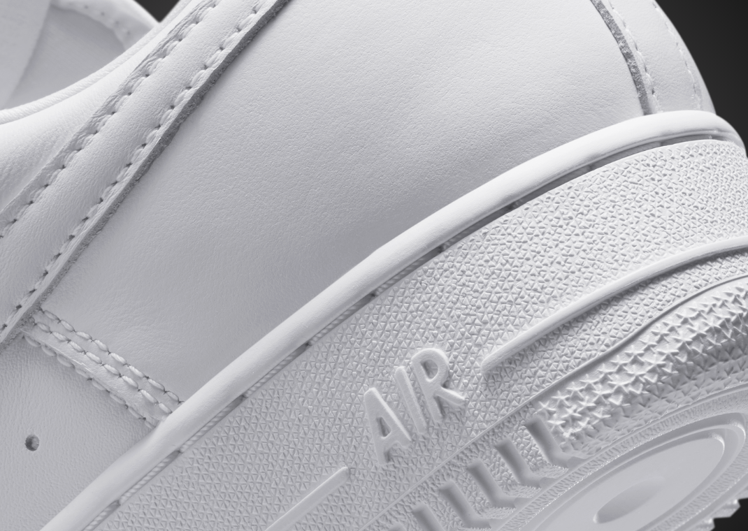Nike Air Force 1 Low ‘01 Triple White Detail