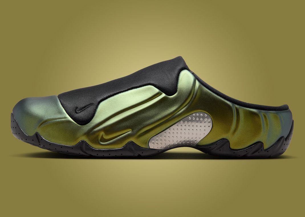 Nike Clogposite Metallic Gold Lateral
