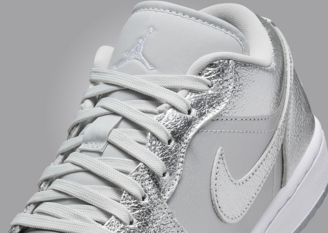 Air Jordan 1 Low SE Metallic Silver (W) Tongue
