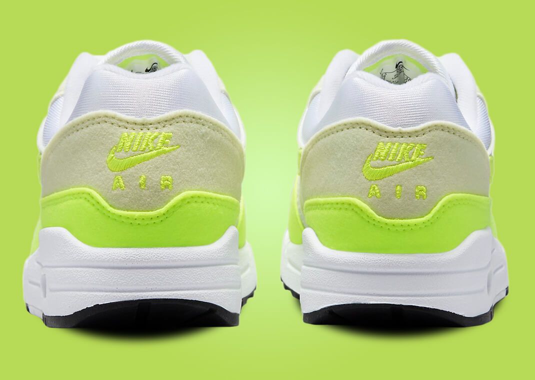 NIKE★WMNS AIR MAX 1★WHITE/SEA GLASS/BLACK/VOLT nike women air max 1 '87 white volt sea glass black