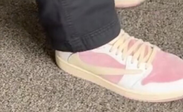 Travis Scott x Air Jordan 1 Low OG Sail Shy Pink