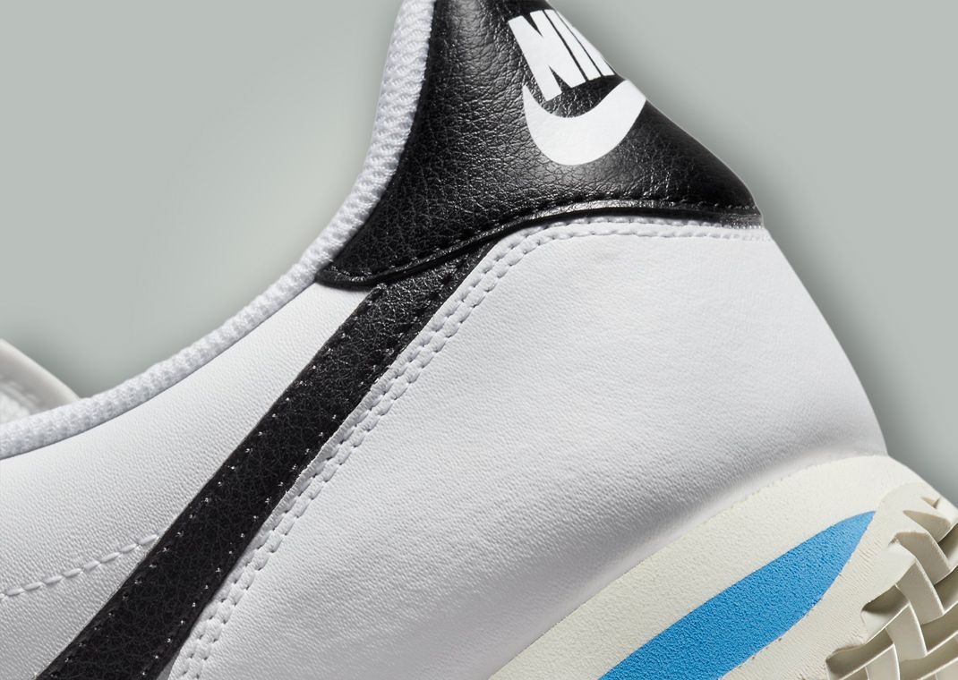 NIKE Cortez ホワイト/ブラック/ライトブルー 8.5 Size 8.5 - Nike Cortez White Light Armory Blue W for sale