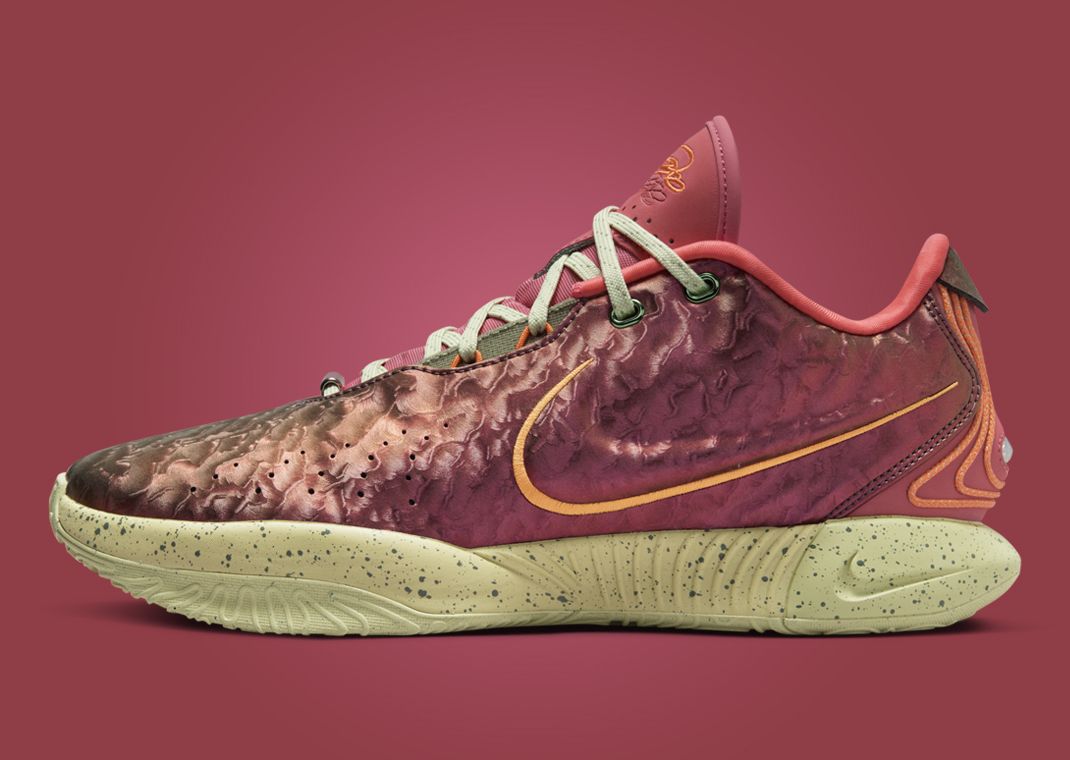 Nike LeBron 21 Queen Conch Lateral
