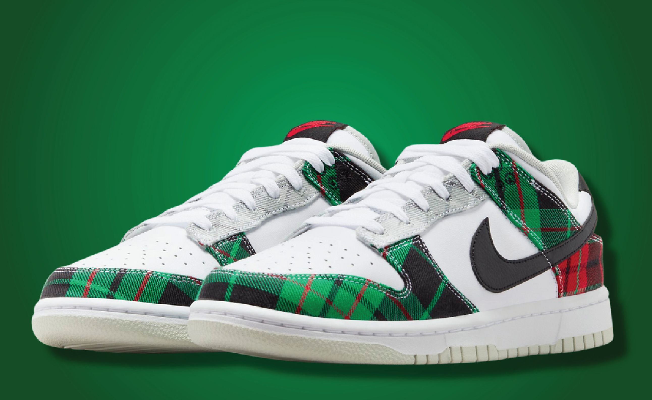 Nike factory Dunk Low Premium Tartan Plaid Size 15 DV0827-100