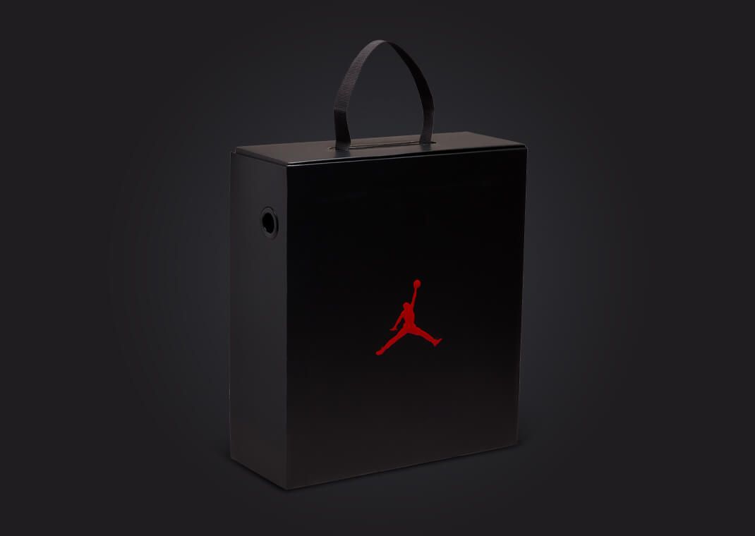 Air Jordan 1 Brooklyn Black Flat Pewter (W) Packaging