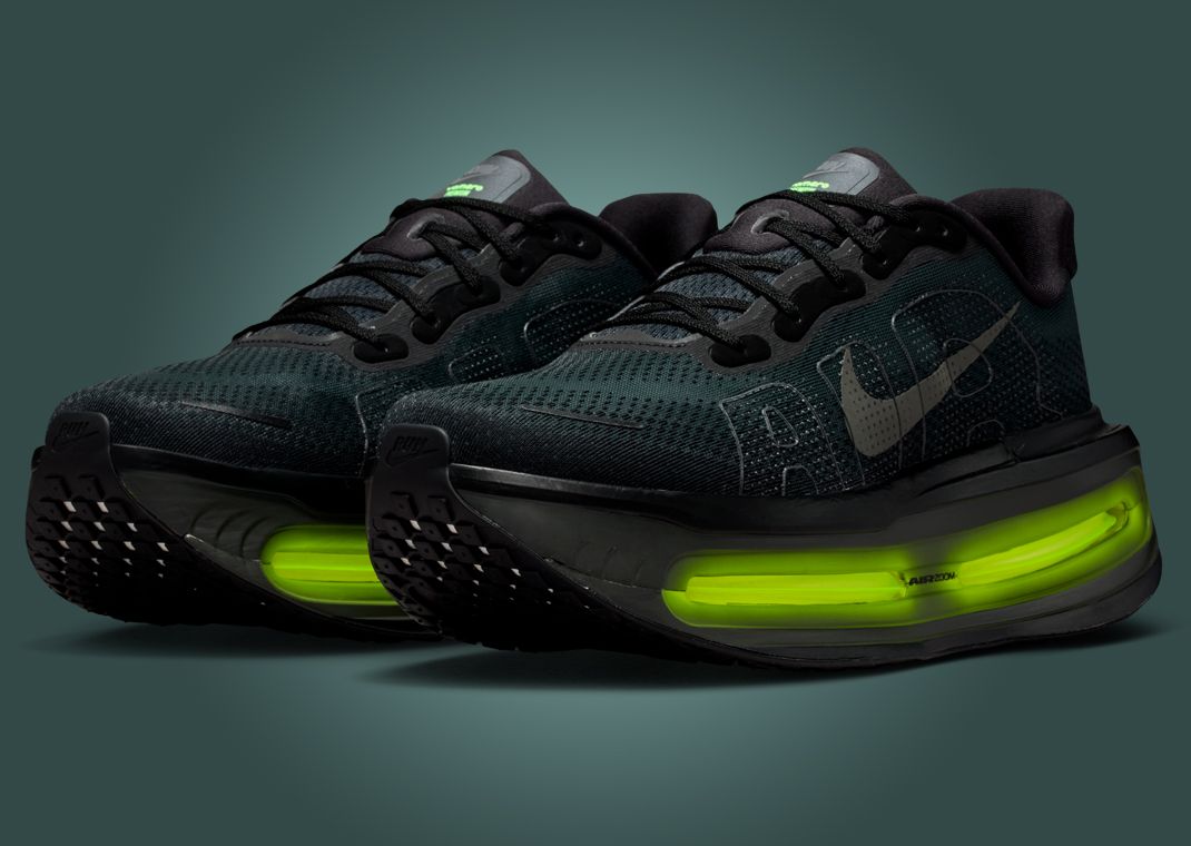 Stack in Black: Nike Vomero Premium Glows in Black Neon display picture 1