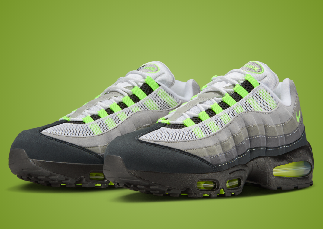 Nike Air Max 95 OG Big Bubble Neon Angle