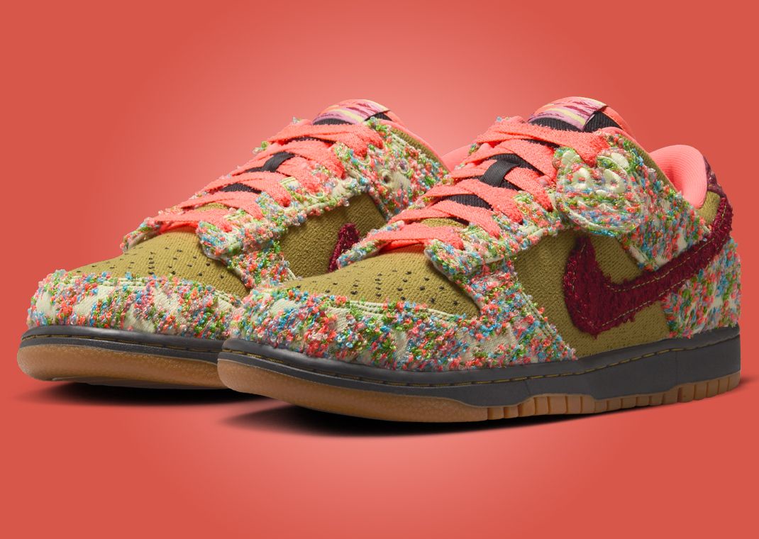 Nike Dunk Low Panda-Monium Green Curry Angle