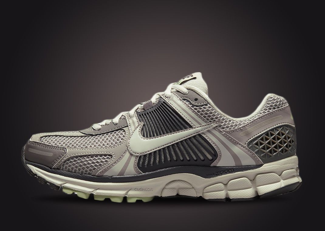 24.5㎝☆NIKE ZOOM VOMERO 5 Nike Zoom Vomero 5 