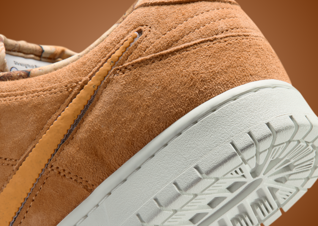 NOTE Manchester x Nike SB Dunk Low Brew and Biscuits - Heel Detail