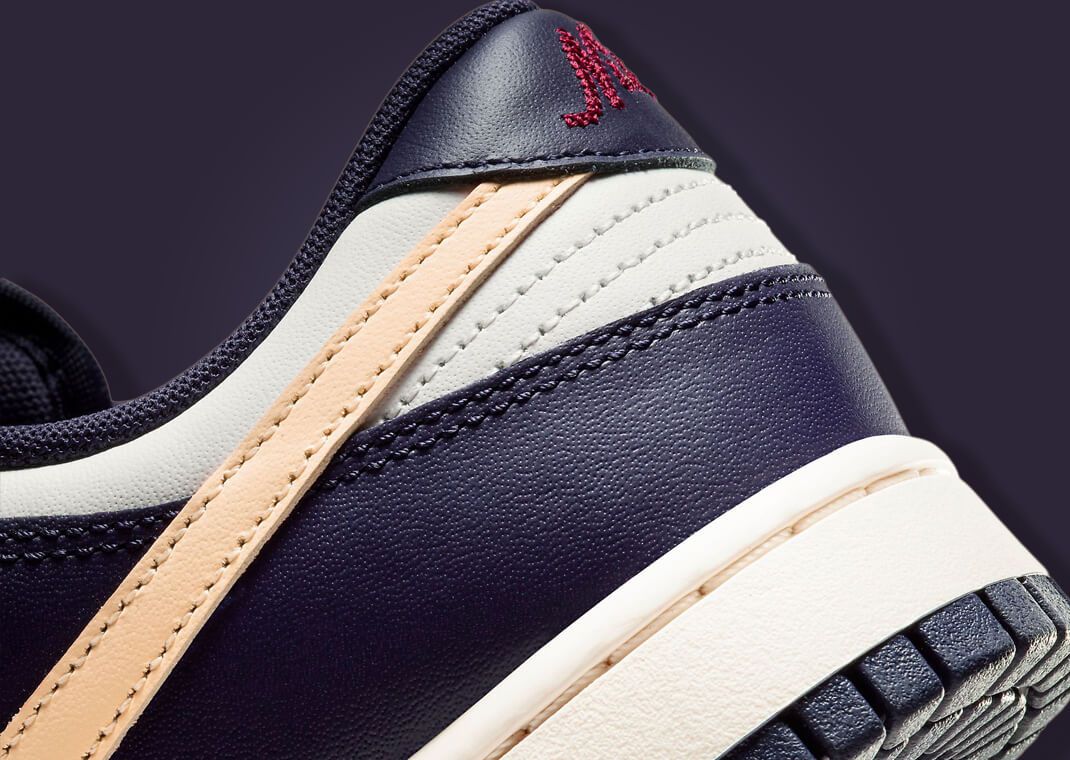 Nike Dunk Low Midnight Navy Pale Vanilla Heel
