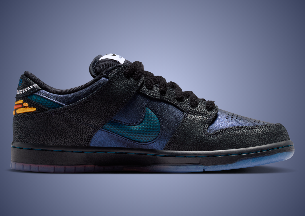 Bluetile Skate Shop x Nike SB Dunk Low Monarch - Medial