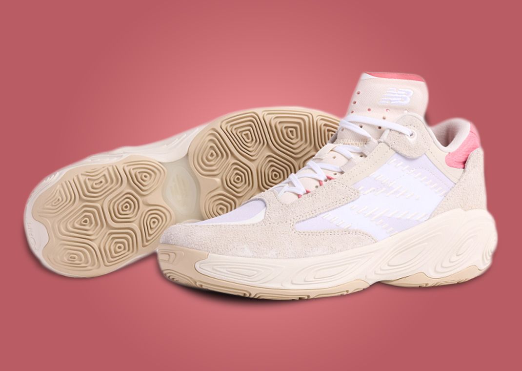  New Balance Fresh Foam BB v2 Moonbeam Angle & Outsole