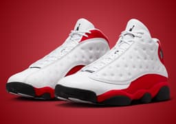 Air Jordan 13 Retro Chicago Angle