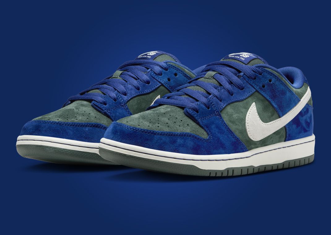 Nike SB Dunk Low Deep Royal Blue Vintage Green Angle