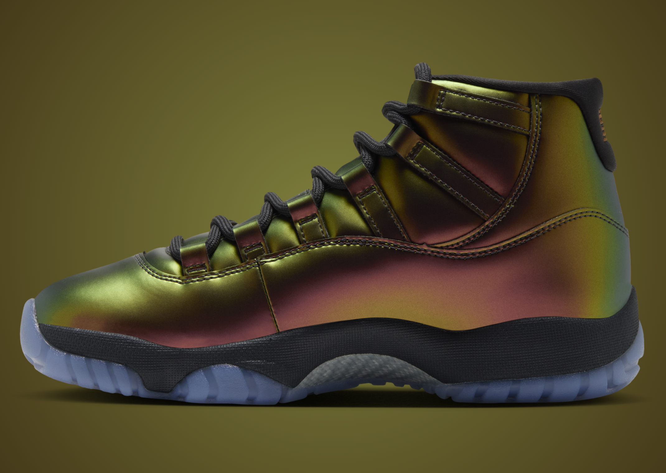 Air Jordan 11 Retro Space Jam Magic Ball - Medial