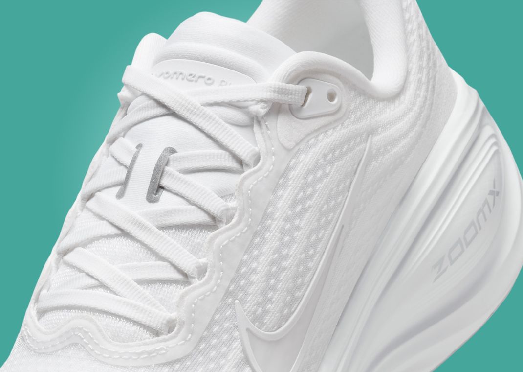 Nike Vomero Plus Triple White (W) Detail