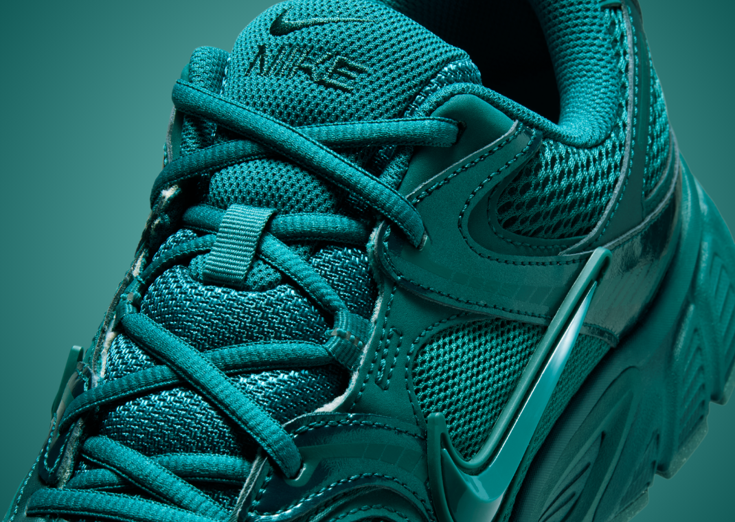 Social Status x Nike V5 RNR Geode Teal Detail