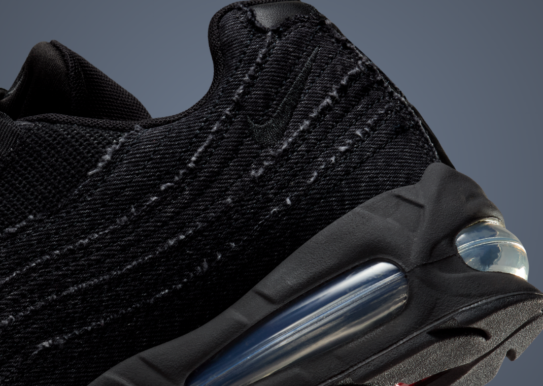 Levi’s x Nike Air Max 95 OG Black Heel Detail