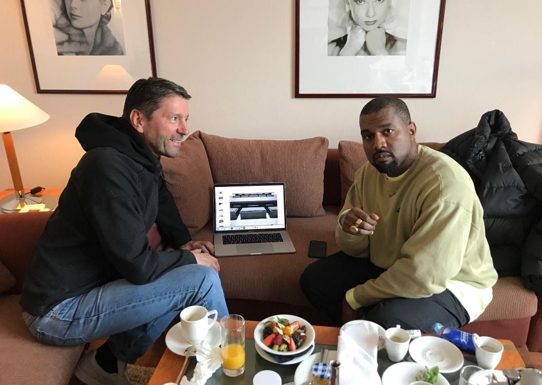 Kasper Rorsted & Ye Eating Breakfast (2018; Image via
