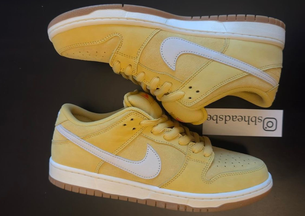 Nike SB Dunk Low Saturn Gold