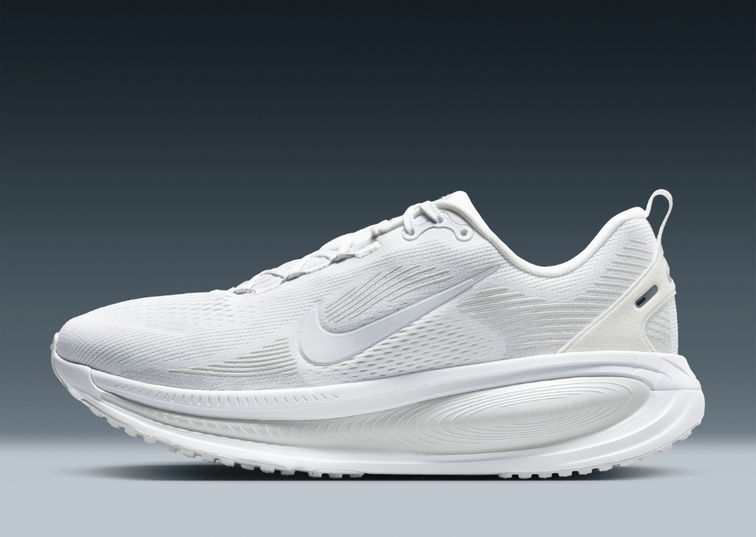 Nike Vomero 18 Triple White