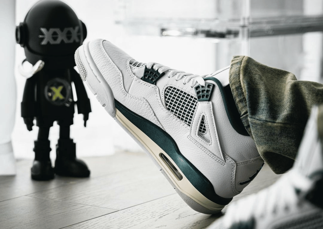 The Air Jordan 4 Oxidized Green Releases in June 2024 The Air Jordan 4 Oxidized Green Releases in June 2024