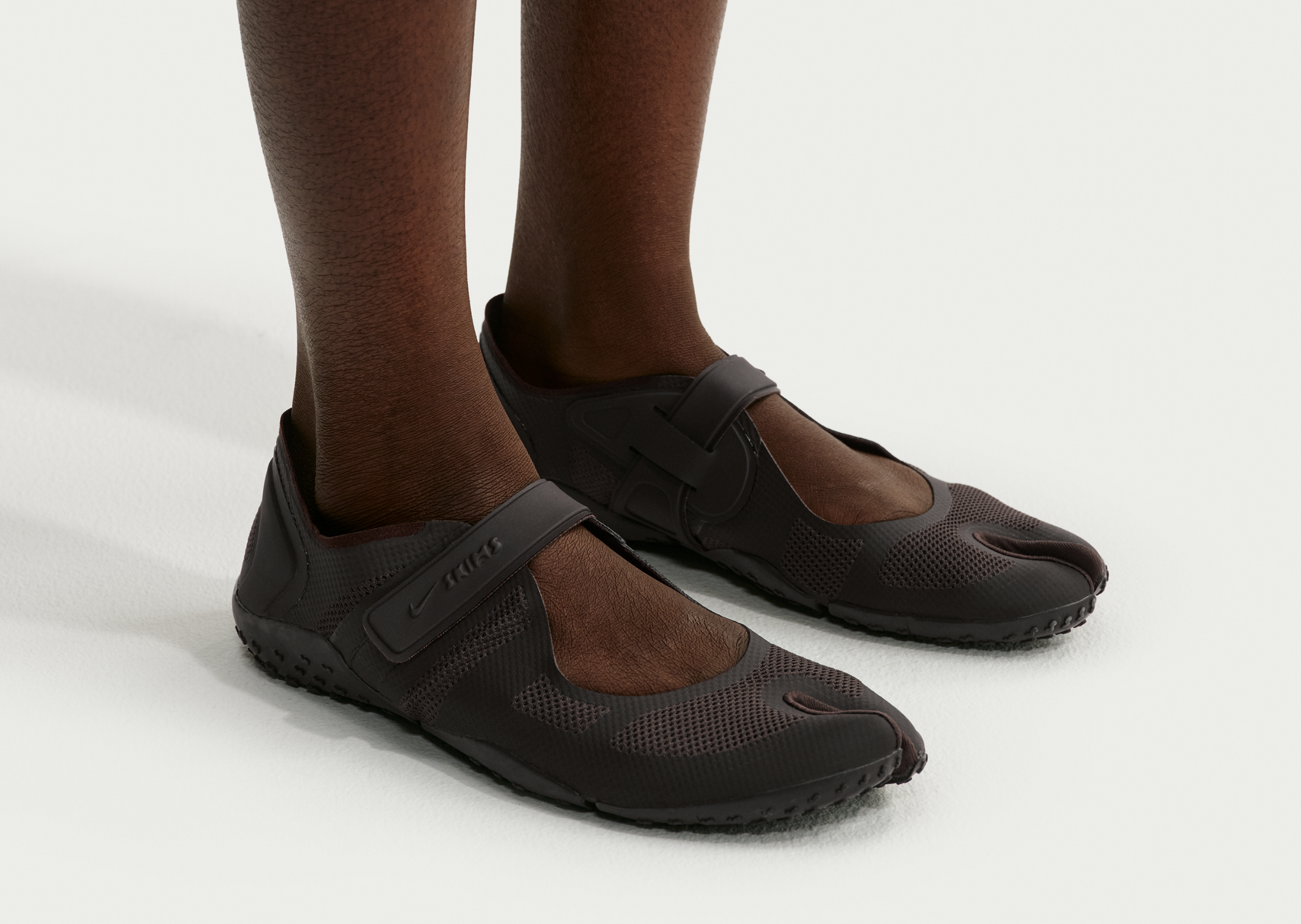 NikeSKIMS Rift Mesh Tar - On Foot