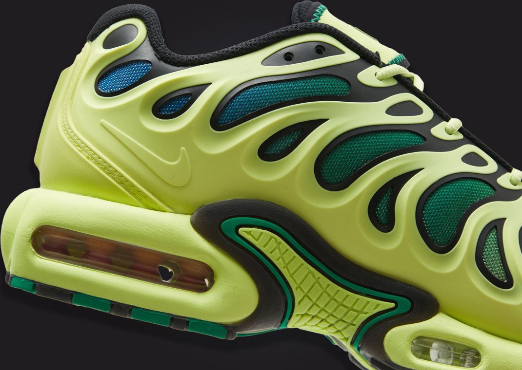 Nike Air Max Plus Drift Light Lemon Twist Stadium Green Heel Detail