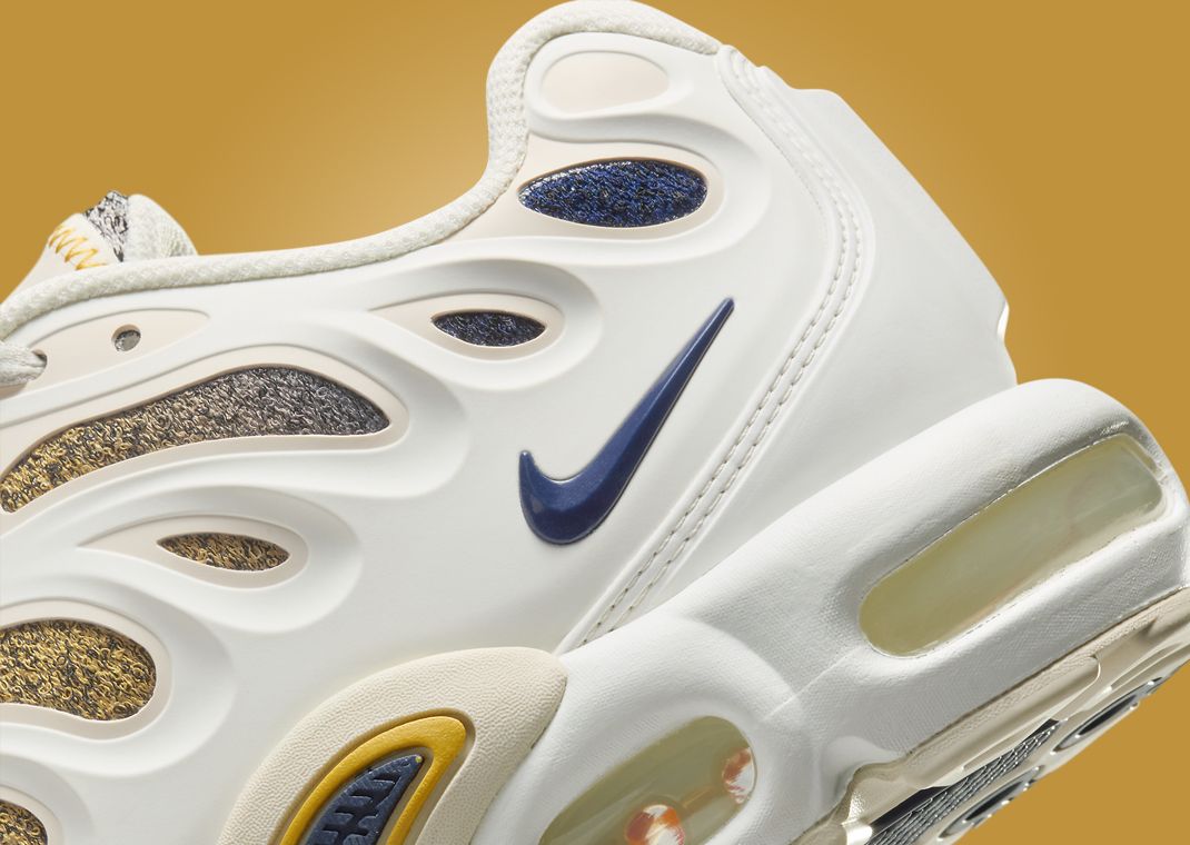 スニーカー Nike x Paris Saint-Germain Air Max Plus White llic Gold NIKE / ナイキ】PARIS SAINT-GERMAIN*AIR MAX PLUS FZ4776- 100