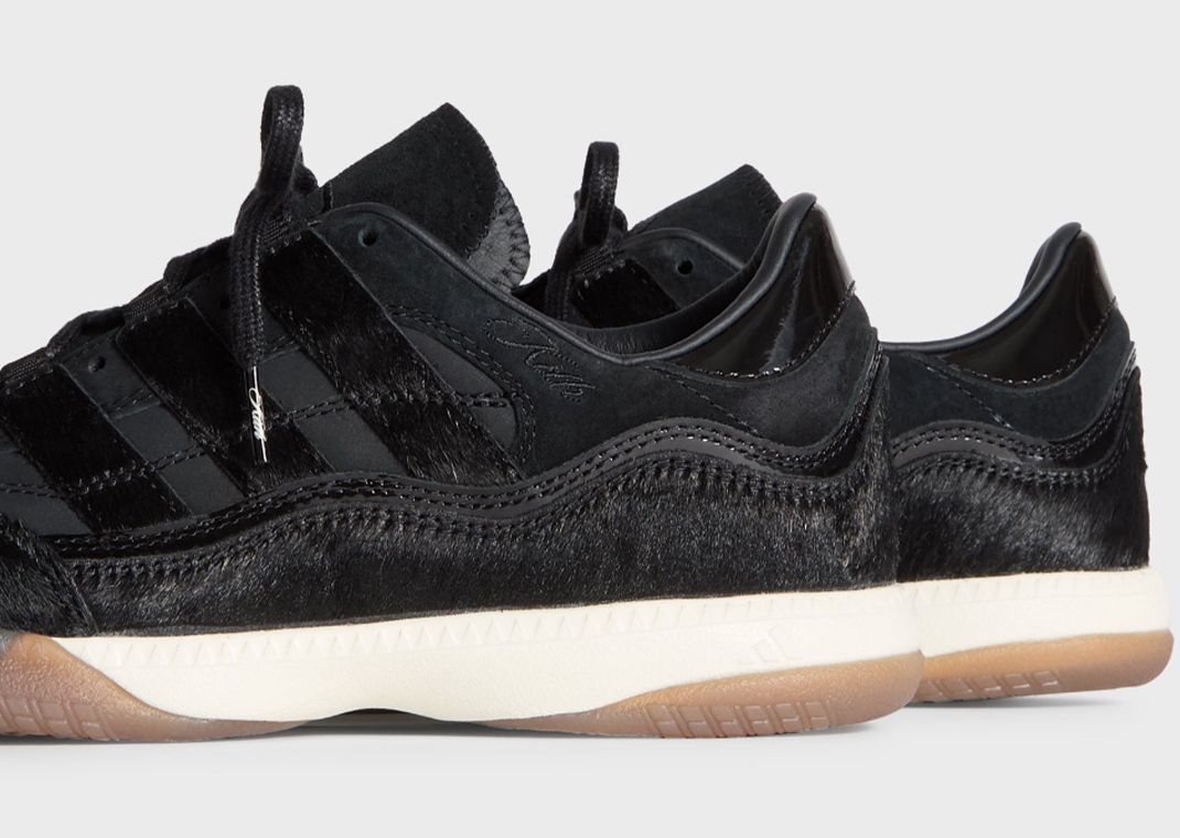 Kith x adidas Supernova Indoor Black Gum Detail