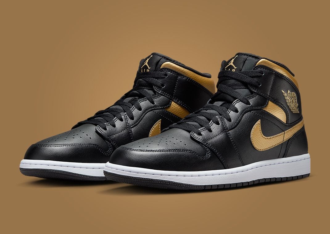 Gold and black jordan shoes best sale