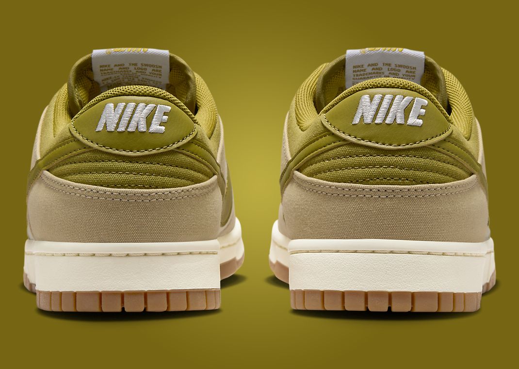 Nike Dunk Low Cream II Pacific Moss Heel