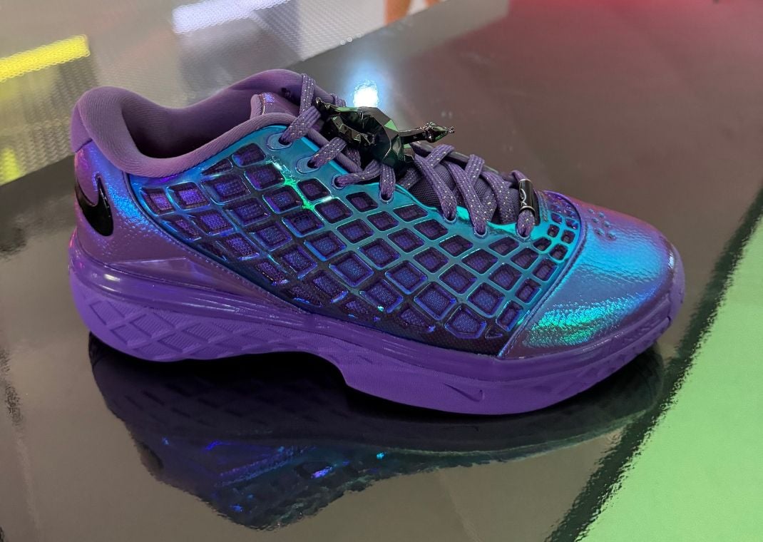 Another look at the Nike Kobe 3 Low Protro Warning Label