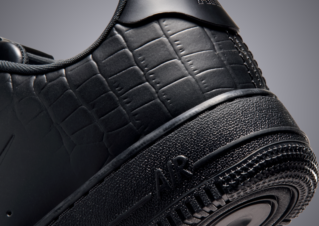 Nike Air Force 1 Low Made in Italy Black (W) Heel Detail